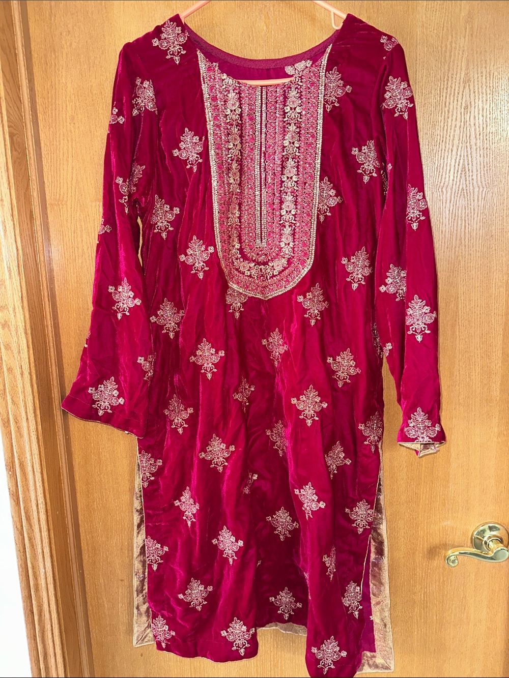Pakistani Velvet Shalwar Kameez